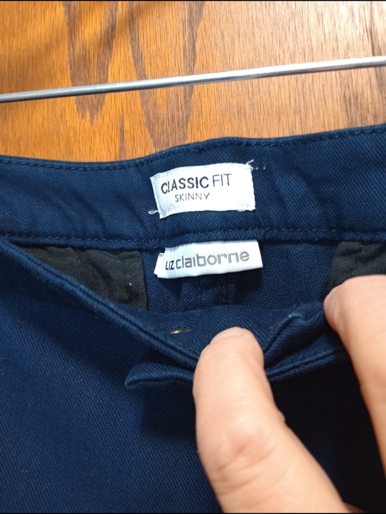 Liz Clairborne Navy Blue Slim Ankle Pants. - Picture 5 of 7